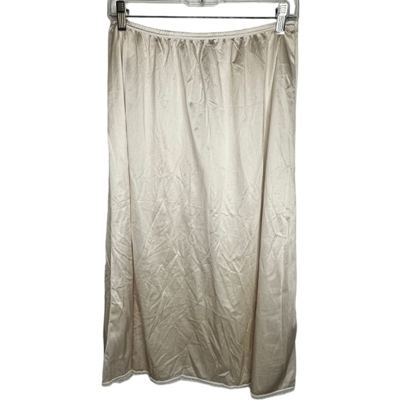 Vintage Vanity Fair Nylon Slip - Picture 2 of 3